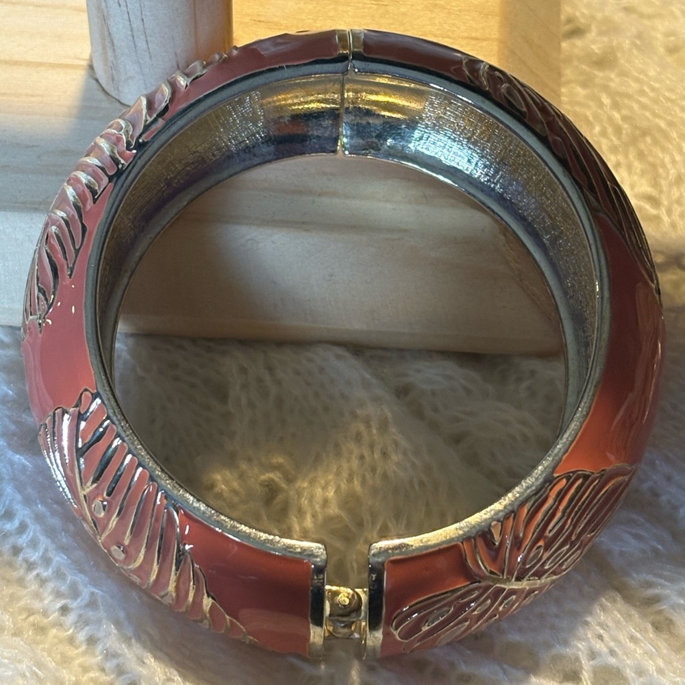 Leaf Hinged Bangle Bracelet - Picture 2 of 5